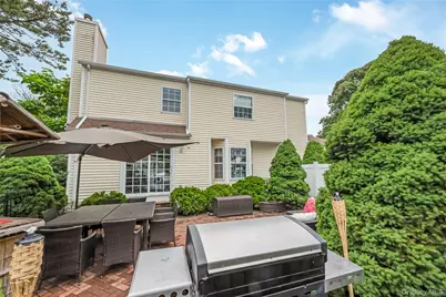 10 John Street, Selden, NY 11784 - Photo 11