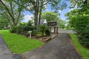 241 Pawnee Ave, Mastic, NY 11950 - Photo 3