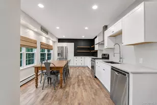 55 Riverview Ct, Oakdale, NY 11769 - Photo 17