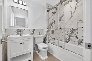 44 Meadow Ln, Levittown, NY 11756 - Photo 37