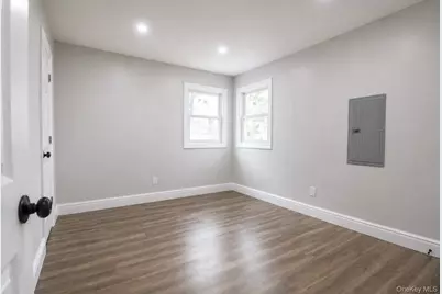 9 Emerald Lane S, Amityville, NY 11701 - Photo 11