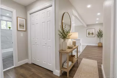 9 Emerald Lane S, Amityville, NY 11701 - Photo 15