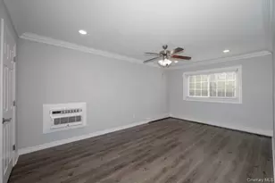 550 New Hwy, Hauppauge, NY 11788 - Photo 7