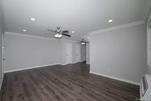 550 New Hwy, Hauppauge, NY 11788 - Photo 5