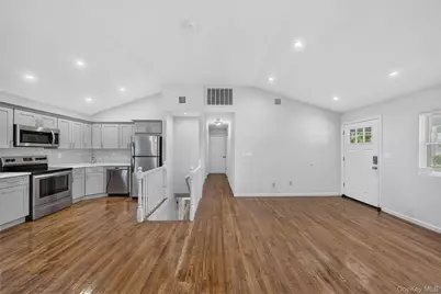 34 Pinetop Drive, Shirley, NY 11967 - Photo 5