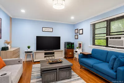 30 Grace Avenue #2F, Great Neck, NY 11021 - Photo 1