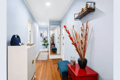 30 Grace Avenue #2F, Great Neck, NY 11021 - Photo 3