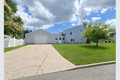 290 Eastwood Boulevard, Centereach, NY 11720 - Photo 23