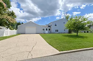 290 Eastwood Blvd, Centereach, NY 11720 - Photo 23