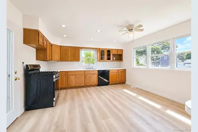 290 Eastwood Boulevard, Centereach, NY 11720 - Photo 5