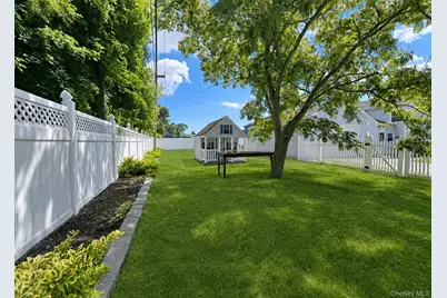 290 Eastwood Boulevard, Centereach, NY 11720 - Photo 25