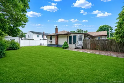 119 Chanel Drive E, Shirley, NY 11967 - Photo 41