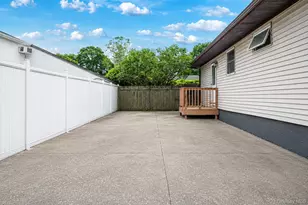 119 Chanel Dr E, Shirley, NY 11967 - Photo 35