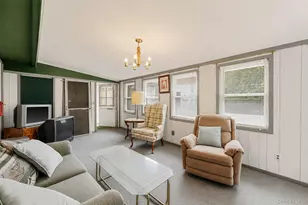 119 Chanel Dr E, Shirley, NY 11967 - Photo 25