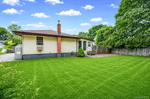 119 Chanel Dr E, Shirley, NY 11967 - Photo 39