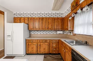 119 Chanel Dr E, Shirley, NY 11967 - Photo 15
