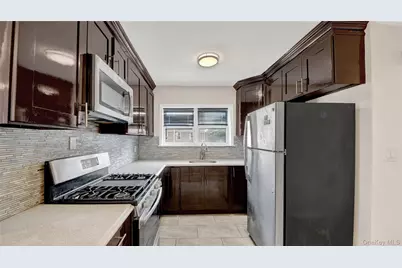 4392 Carpenter Apt #2 Avenue, Bronx, NY 10466 - Photo 1