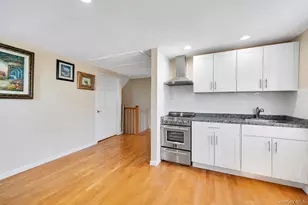 26 Picture Ln, Hicksville, NY 11801 - Photo 23
