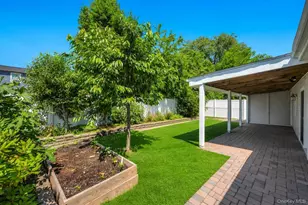 26 Picture Ln, Hicksville, NY 11801 - Photo 29