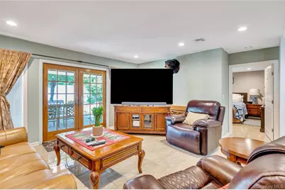 26 Picture Lane, Hicksville, NY 11801 - Photo 9