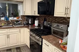 277 Graff Ave, Bronx, NY 10465 - Photo 15