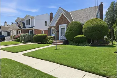 210 Madison Street, Franklin Square, NY 11010 - Photo 19