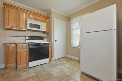 210 Madison Street, Franklin Square, NY 11010 - Photo 5