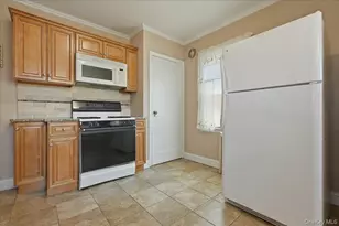 210 Madison St, Franklin Square, NY 11010 - Photo 5