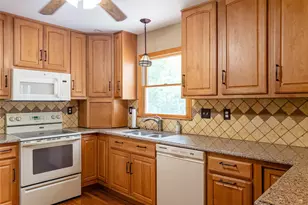 17 Dorett Dr, Wappingers Falls, NY 12590 - Photo 5