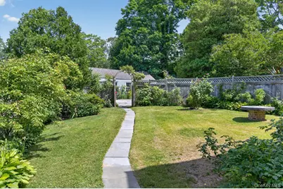 55 Pershing Avenue, Locust Valley, NY 11560 - Photo 21