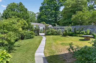 55 Pershing Ave, Locust Valley, NY 11560 - Photo 21