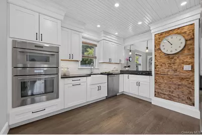 55 Pershing Avenue, Locust Valley, NY 11560 - Photo 11