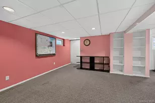55 Pershing Ave, Locust Valley, NY 11560 - Photo 19