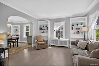 55 Pershing Avenue, Locust Valley, NY 11560 - Photo 3