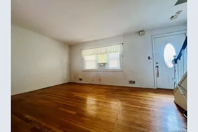 18 Plymouth Road, Massapequa, NY 11758 - Photo 9