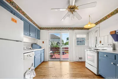 18 Plymouth Road, Massapequa, NY 11758 - Photo 5