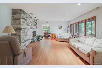 142 Westchester Avenue, Buchanan, NY 10511 - Photo 9