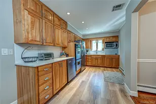 20 Bayside Ave, Medford, NY 11763 - Photo 9