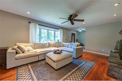 20 Bayside Avenue, Medford, NY 11763 - Photo 3