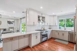 61 Lauren Ave, Dix Hills, NY 11746 - Photo 11
