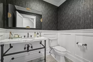 192 Burtis Ln, Muttontown, NY 11791 - Photo 9