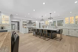 192 Burtis Ln, Muttontown, NY 11791 - Photo 5