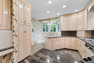 85-07 Avon St, Jamaica, NY 11432 - Photo 9