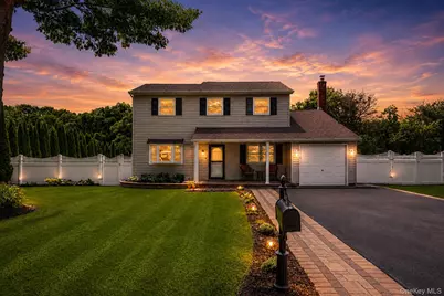 320 Peconic Avenue, Medford, NY 11763 - Photo 5