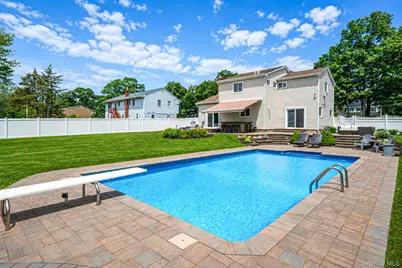 320 Peconic Avenue, Medford, NY 11763 - Photo 31