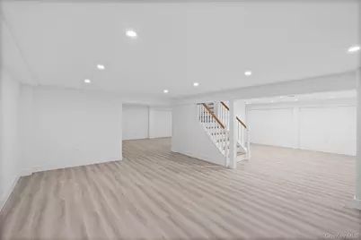 6 Clearmeadow Court, Woodbury, NY 11797 - Photo 39