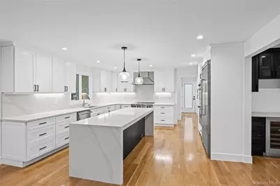 6 Clearmeadow Court, Woodbury, NY 11797 - Photo 11