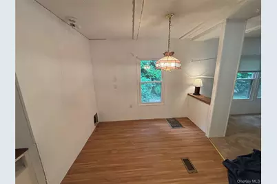 101 West Lane #42B Witt Lane, Riverhead, NY 11901 - Photo 5