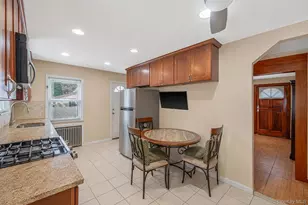 136 Sioux St, Ronkonkoma, NY 11779 - Photo 7