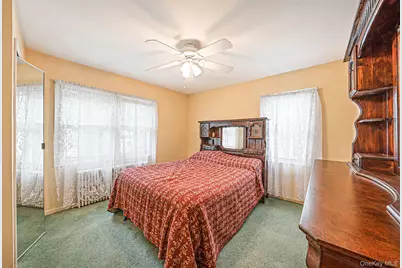 136 Sioux Street, Ronkonkoma, NY 11779 - Photo 13
